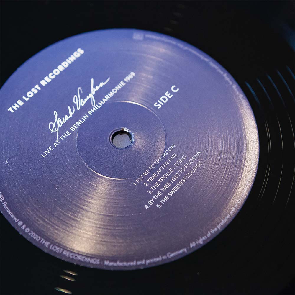 SARAH VAUGHAN - LIVE AT THE BERLIN PHILHARMONIE 1969 - DOUBLE VINYL